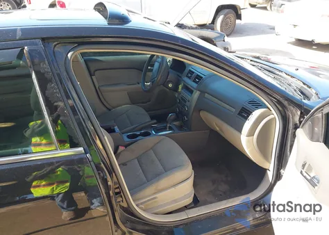 2010 Ford Fusion Se z USA, uszkodzony, nr VIN 3FAHP0HAXAR101484